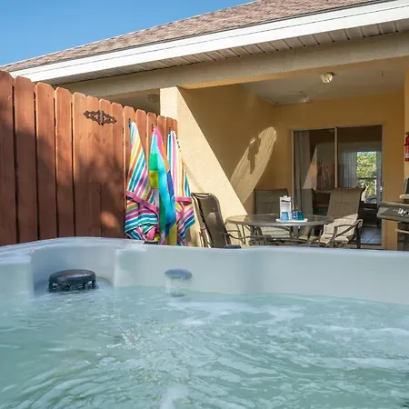 Heart of the Waves: Beachside 3BR Retreat with Hot Tub Melbourne Exterior photo