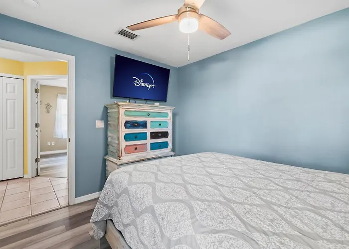 Heart Of The Waves - 3Br & 2Ba Beach Retreat - New Hot Tub - Outside Patio With Grill & Seating, Steps To Fun!