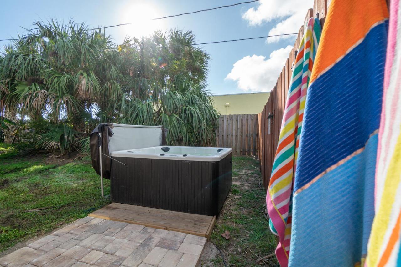 Heart Of The Waves: Beachside 3br Retreat With Hot Tub Holiday home