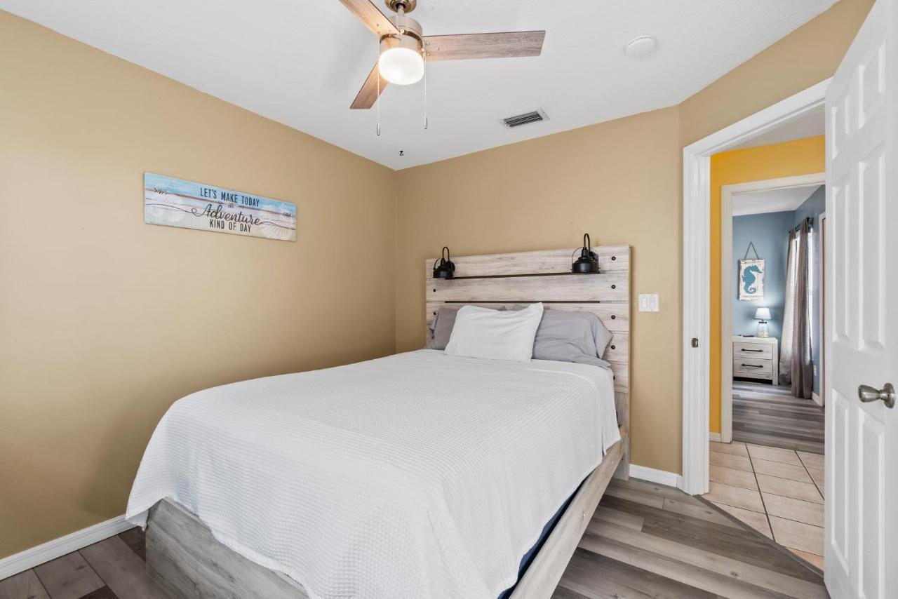 Heart Of The Waves: Beachside 3br Retreat With Hot Tub