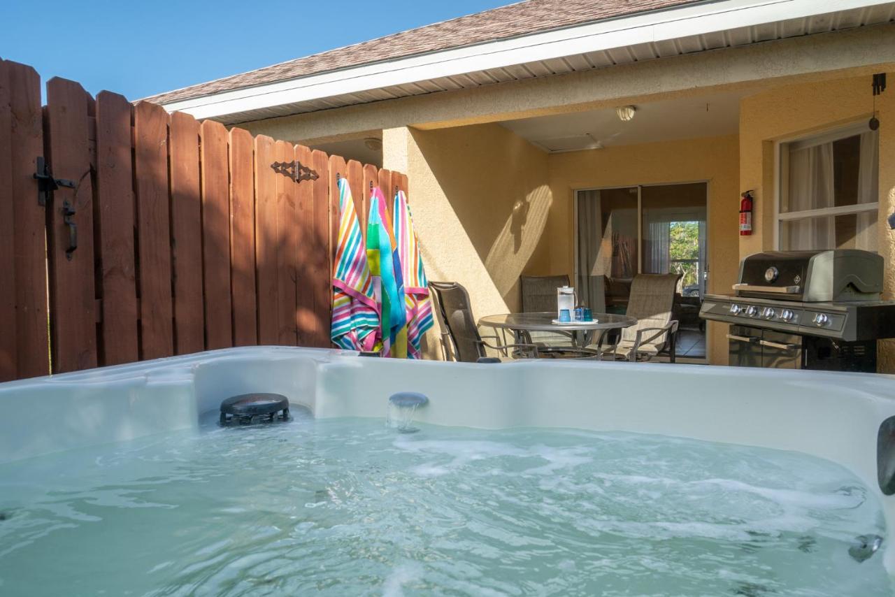 Holiday home Heart Of The Waves: Beachside 3br Retreat With Hot Tub