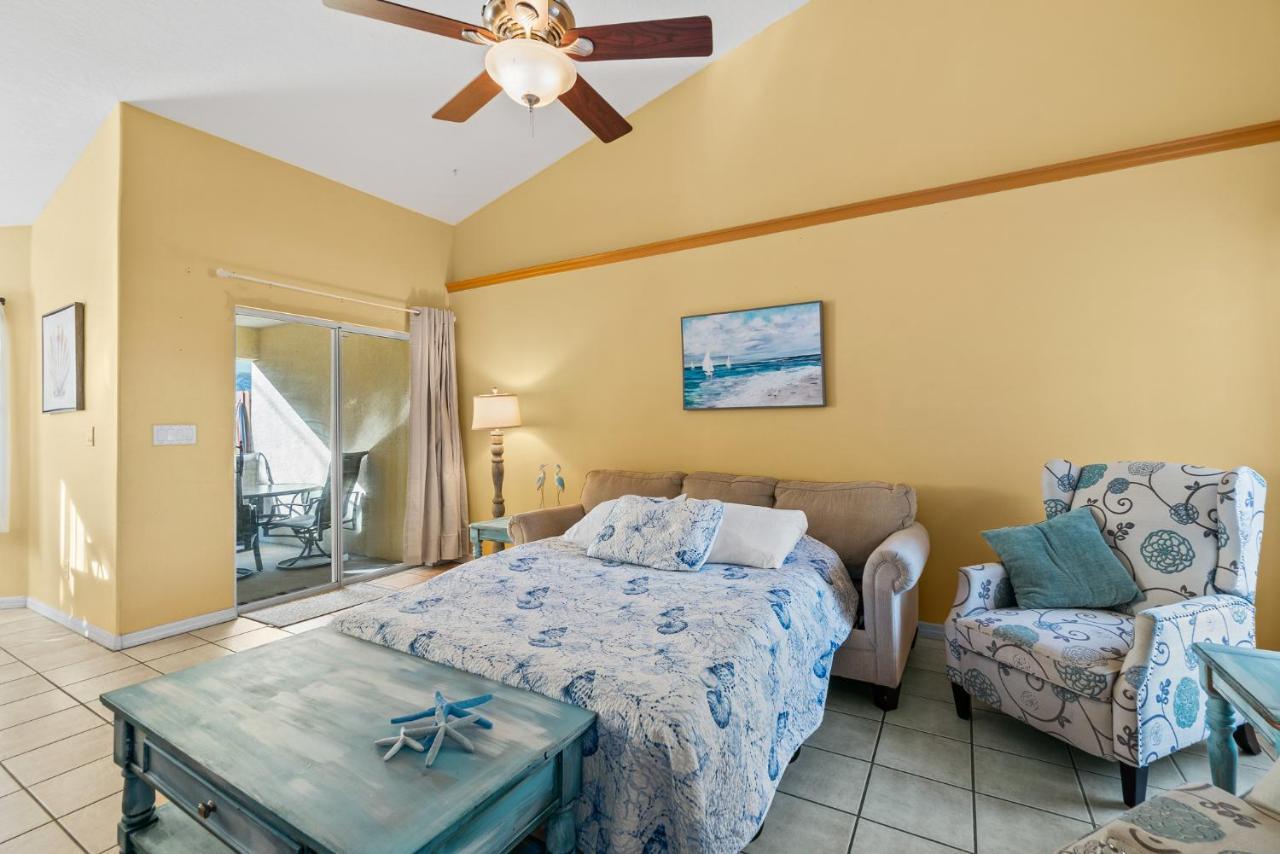 Holiday home Heart Of The Waves: Beachside 3br Retreat With Hot Tub Melbourne