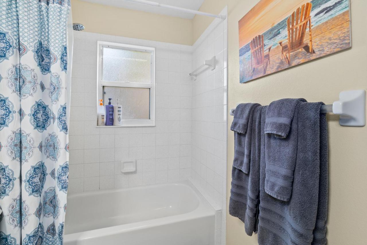 Holiday home Heart Of The Waves: Beachside 3br Retreat With Hot Tub Melbourne